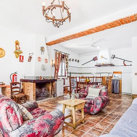 3 Bedroom Awesome Home In ルテ エクステリア 写真